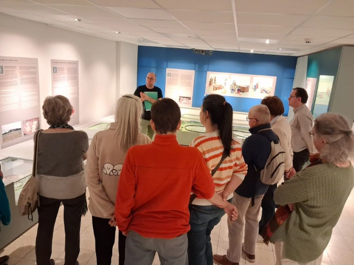 photo d'une visite guidée en groupe