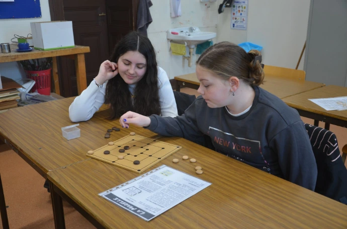 photo d'élève atelier jeux dans l'antiquité