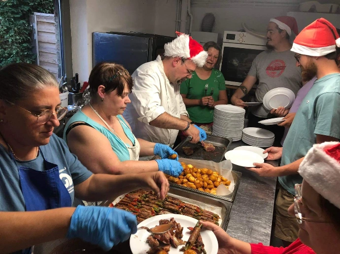 photo bénévoles cuisine